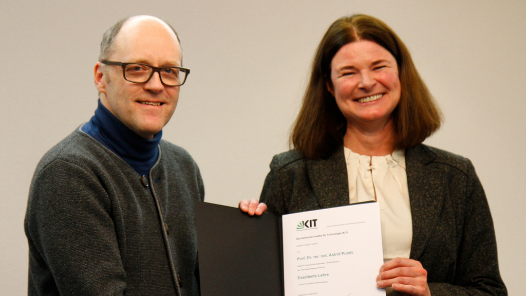 Foto von Prof. Astrid Pundt und Vizepraesident Alexander Wanner